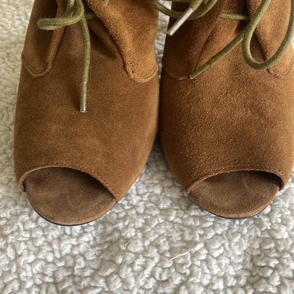 Euc- Bcbg Open Toed Shoes - image 4